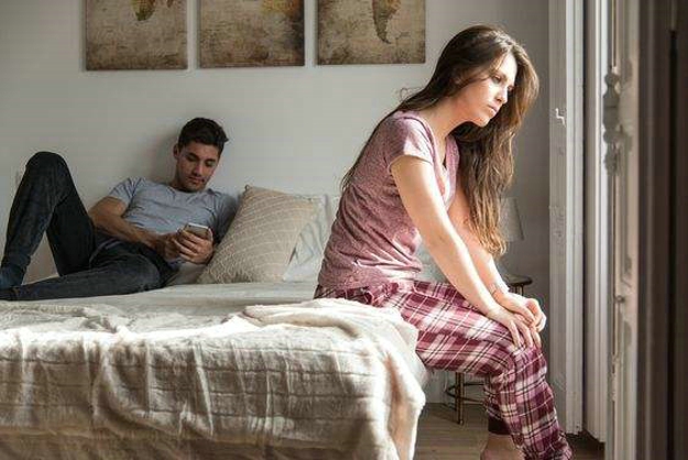 不赡养老人由谁起诉?